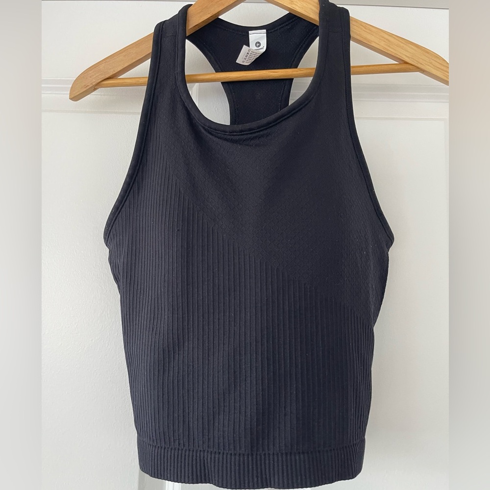 EUC 90 degree seamless callie racerback tank black M